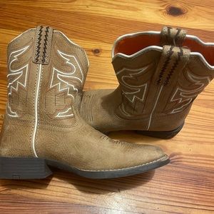Brown/tan boys size 1 boots.